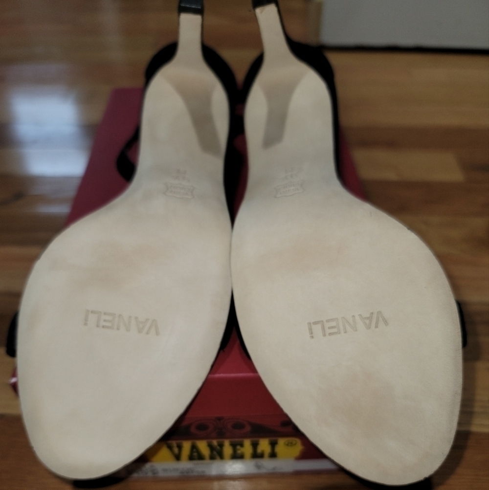 Vaneli Tulla Sandals - Picture 6 of 14